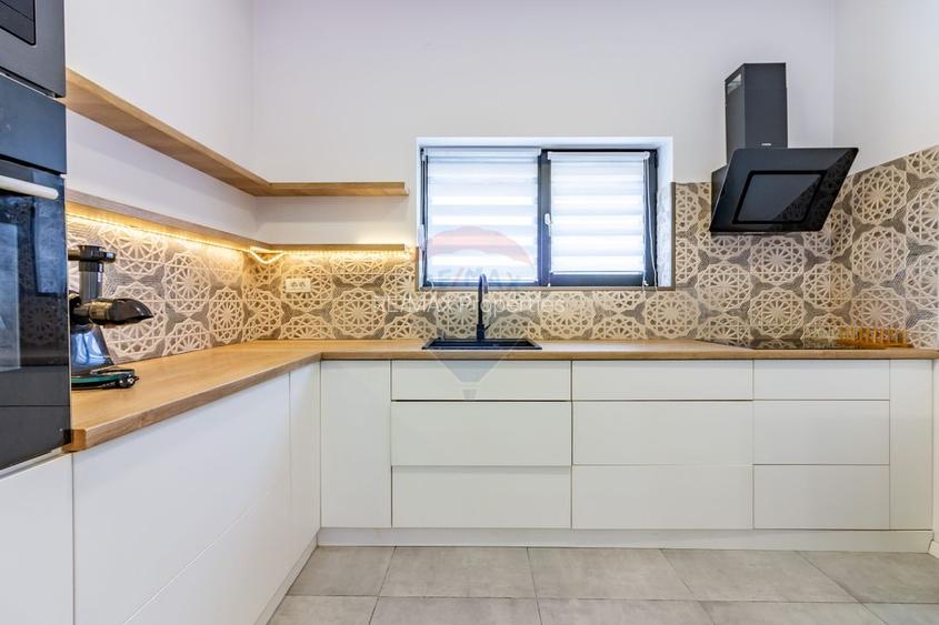 Casă / Vilă cu 5 camere de vanzare, Laguna Albastra, str. Fermei, Lidl - 5