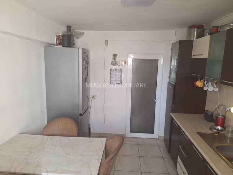 Apartament 3 camere Calarasi 4, etaj 3. Suprafata 72mp. - 9