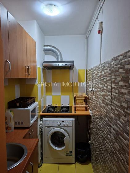 Garsoniera decomandata, pet friendly, centrala proprie, metrou 5 min, mobilata - 8