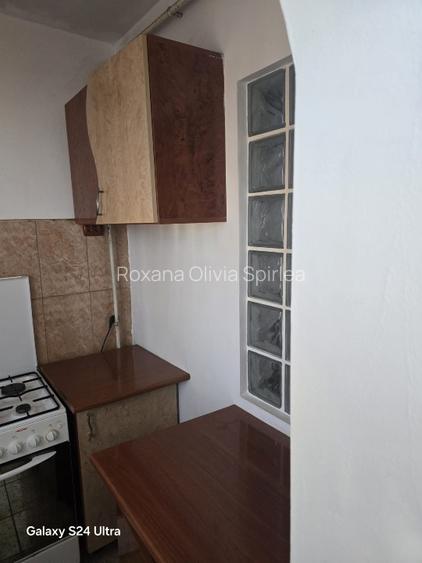 Se vinde garsoniera Imobilul este amplasat la etajul 3 complet, cartier linistit - 4