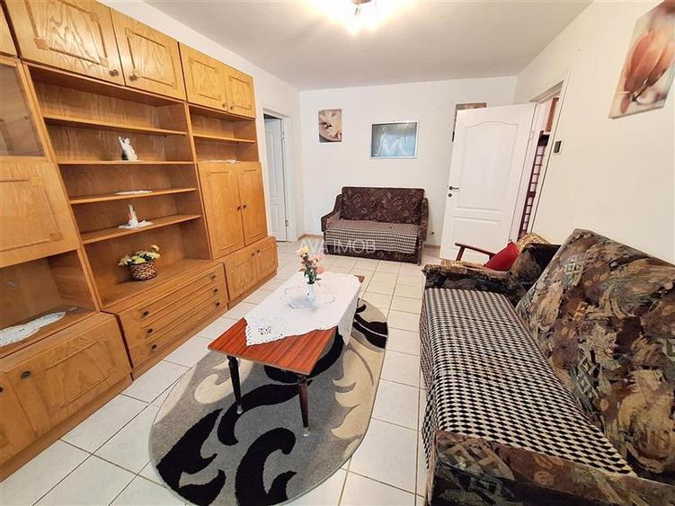 Apartament 2 semidecomandate, parter, mobilat, zona Narcisa - 17