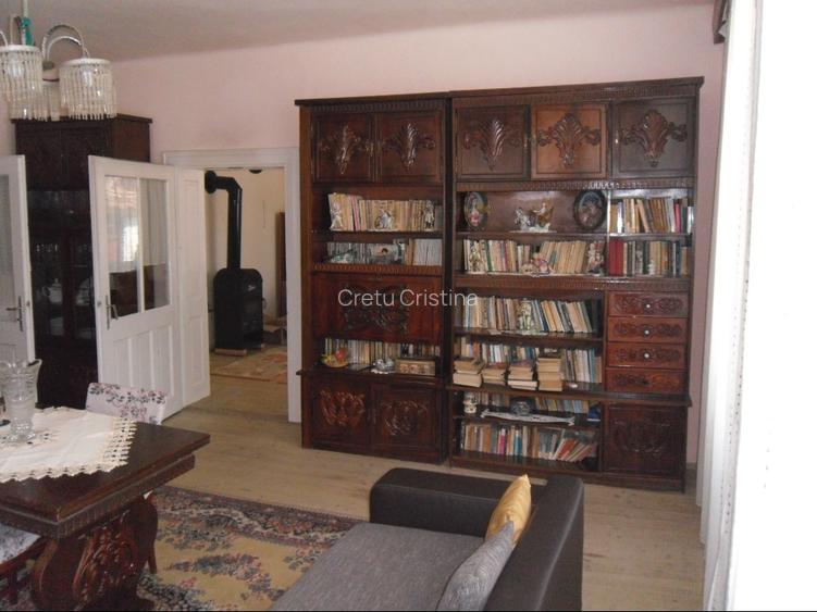 Casa/ gospodarie  saseasca in sat Bunesti, judet Brasov. Pe drumul spre VISCRI.  - 4