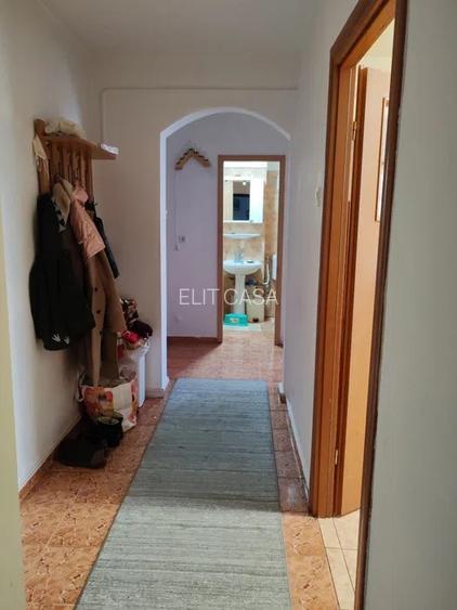 Apartament cu 2 camere decomandat, etaj 1/4, zona Dacia - 3