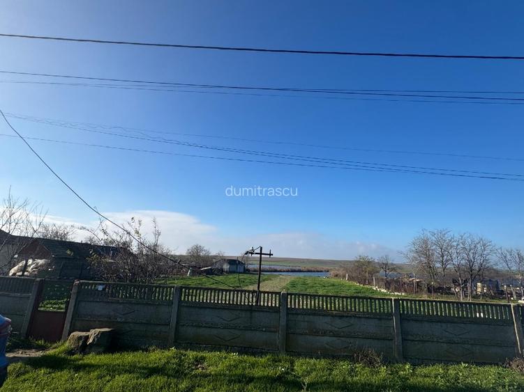 Teren intravilan cu iesire la lacul Corbu - 2