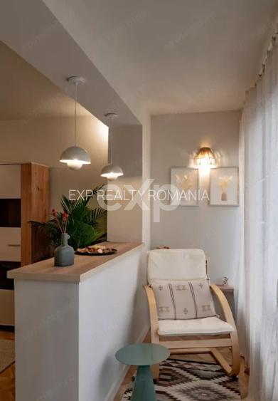 De vânzare apartament 2 camere decomandate, Zona Tic-tac, et. 1/4, Constanta - 2