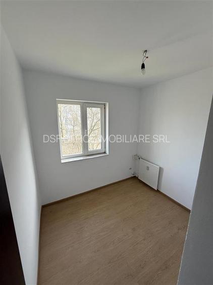 Apartament 2 camere Semidecomandat Podu Ros - 3