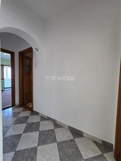 Oferta RARA - 1001 articole, 3 camere decomandat, 2 balcoane, liber - 10