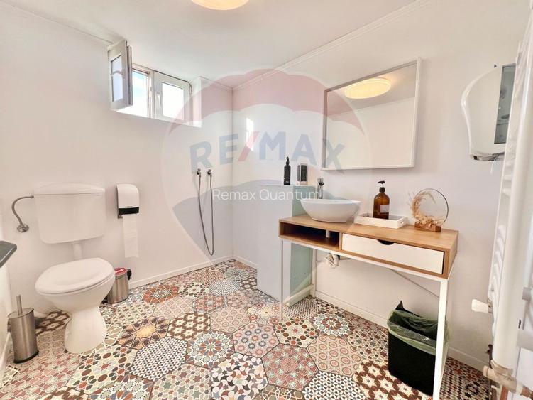 De vânzare casă cu 12 camere, în zona Decebal - 7