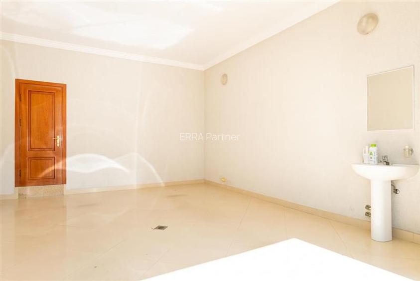 Vila cu piscina.Iancu Nicolae. Exclusivitate. - 23