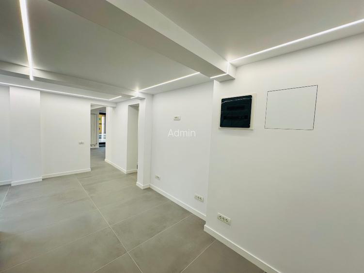 Spațiu comercial -  NOU  amenajat  în zona pietonala - Bd Decebal - 7