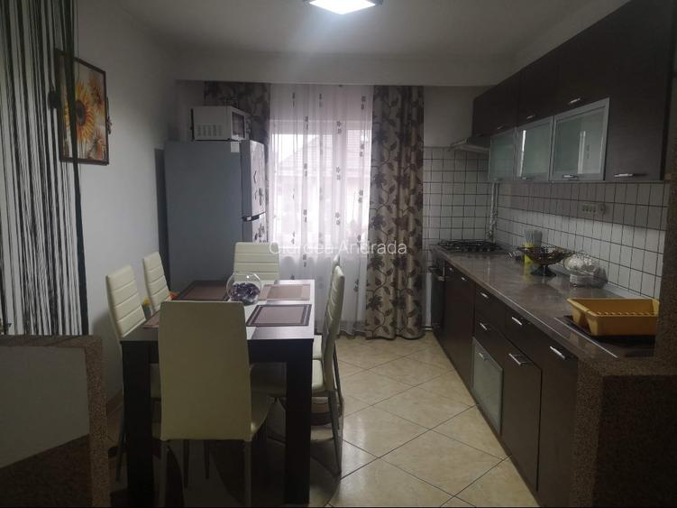 Închiriez apart 2 camere, etaj 1, Micro 17  - 5