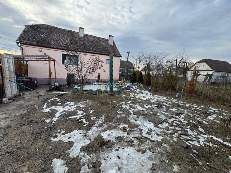 Casa de vanzare cu potential ridicat in Cornatel jud.Sibiu - 2