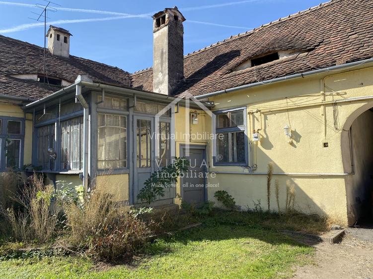 Casa de vanzare in Sibiu, cu doua apartamente - 2