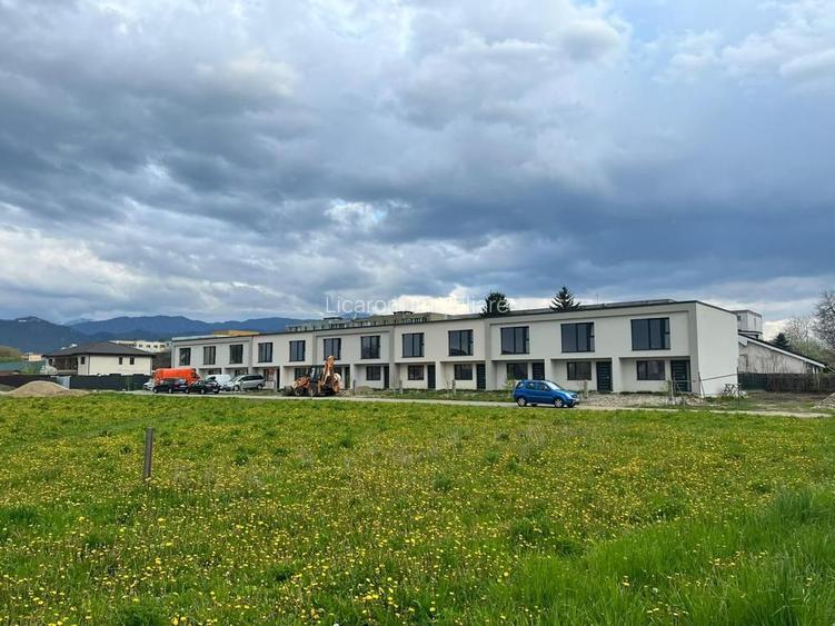 BARTOLOMEU,intravilan,intre case,suprafata de 774 mp,constructii P+2 - 2