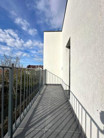 Apartament 3 camere D 2 bai  Curte 41mp  Capat Pacurari - 18