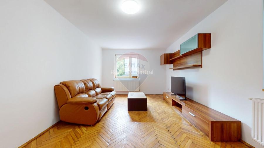 De închiriat: apartament 4 camere pe 2 nivele - 2