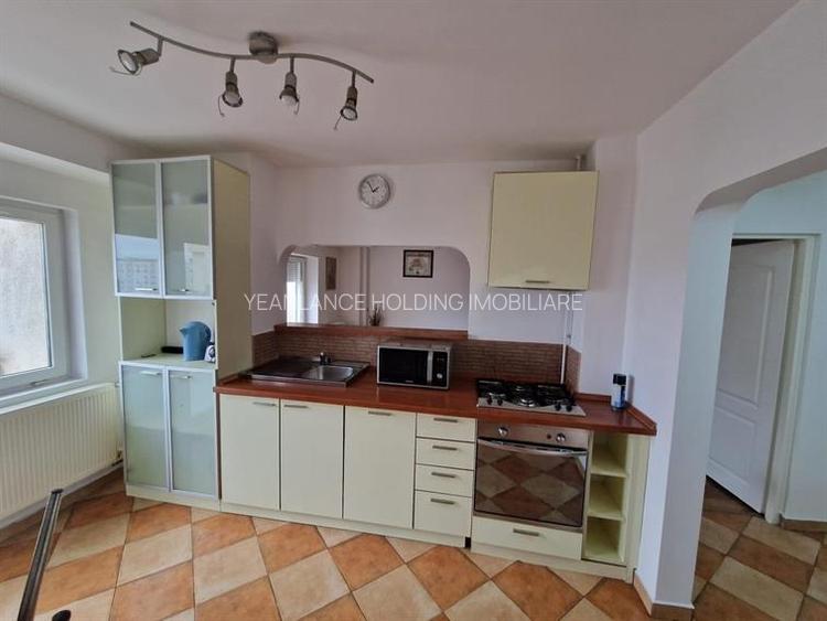 Alba Iulia.Va propunem spre inchiriere apartament 2 camere,decomandat,confort 1 - 6