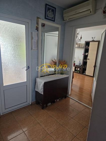 Apartament 3 camere - Tg. Cucu - 6