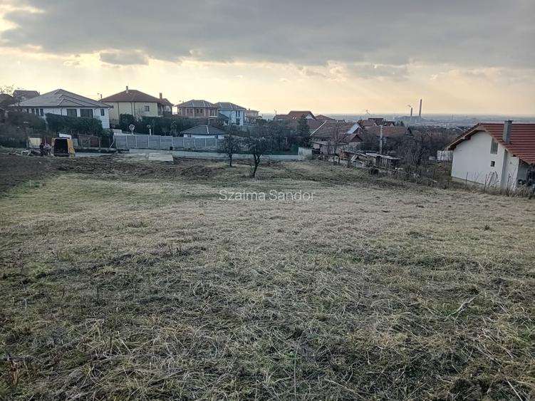 Teren Piersicilor cu utilități - 3