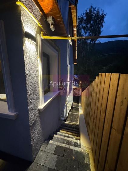 Casa de vanzare cu 2 apartamente in Azuga - 22