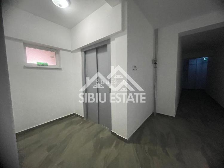 Apartament cu 3 camere, s.utila 70.15 mp.  bloc cu lift-  loc de parcare - 6