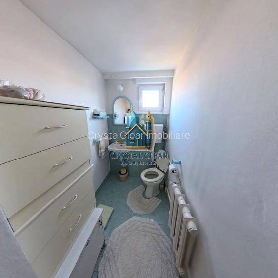 Două case în curte comună, 6 camere + 385 teren - zona semicentrală - 9