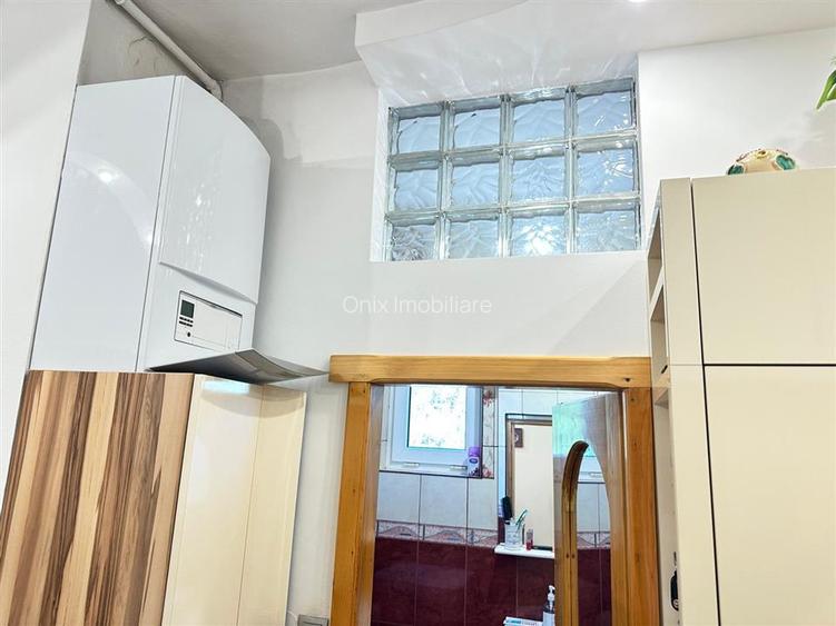 Apartament tip penthouse zona Jetoil Ploiesti - 9