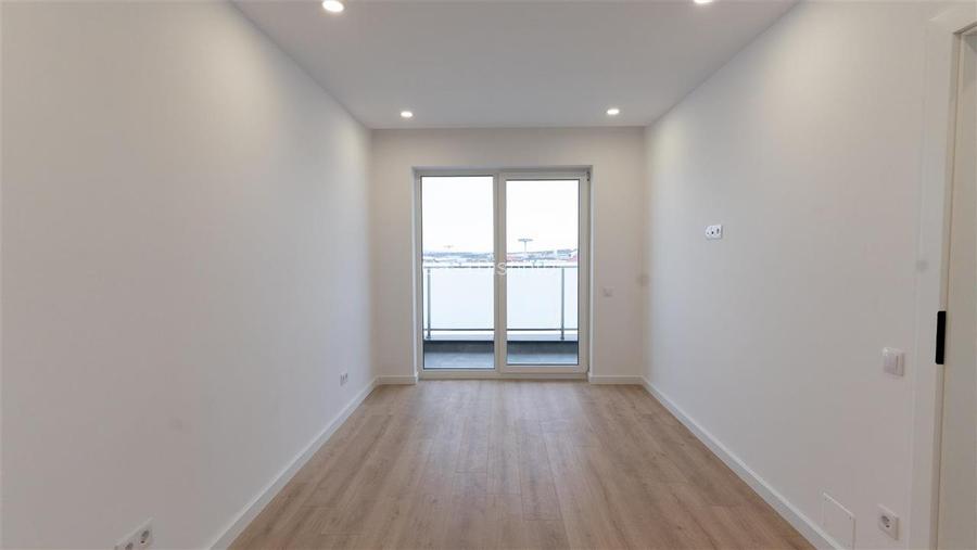 Apartament cu 3 camere si terasa generoasa - 9