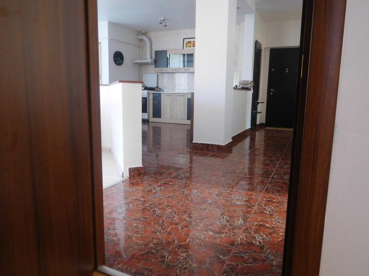 Chirie apartament 3 camere, zona linistita