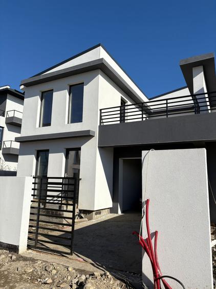 Casă tip duplex spațioasă în Dr. Carnabel – 140 mp utili, 3 dormitoare, garaj