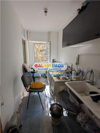 Bdul Lacul Tei, garsoniera 40 mp, decomandat, parter, an 1985 - 2