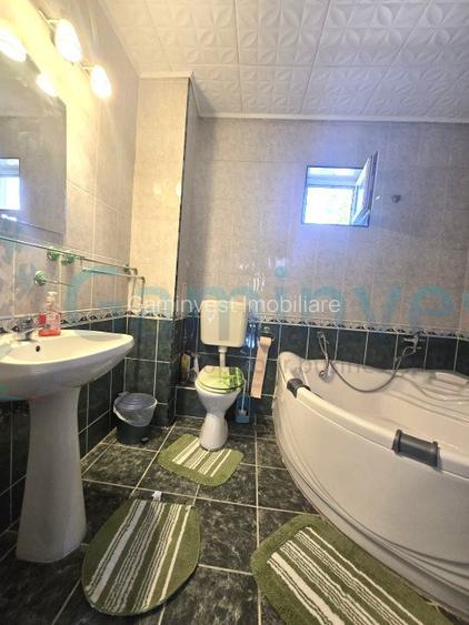 Casa pretabila pentru pensiune sau locuit,ideala pentru familii,Sanmartin, Bihor - 13