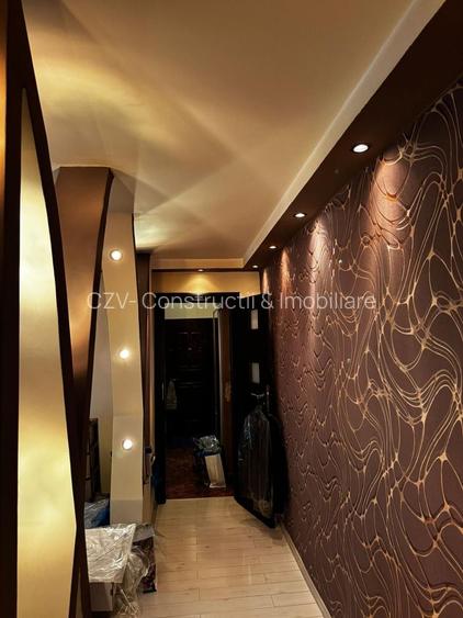 Apartament cu 3 camere , str. Bozieni - 22