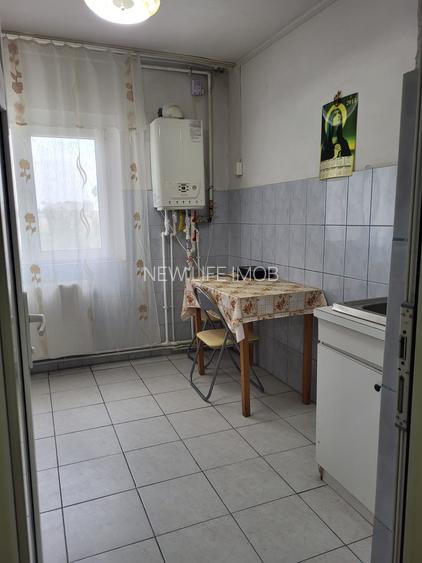 Anda , 3 camere , centrala gaze , etaj intermediar - 5