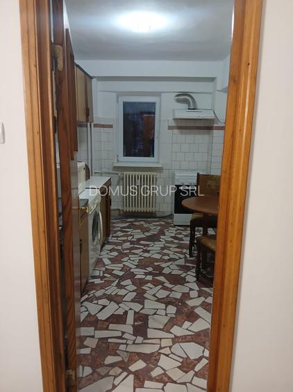 Oferim spre chirie apartament zona Spital - 3