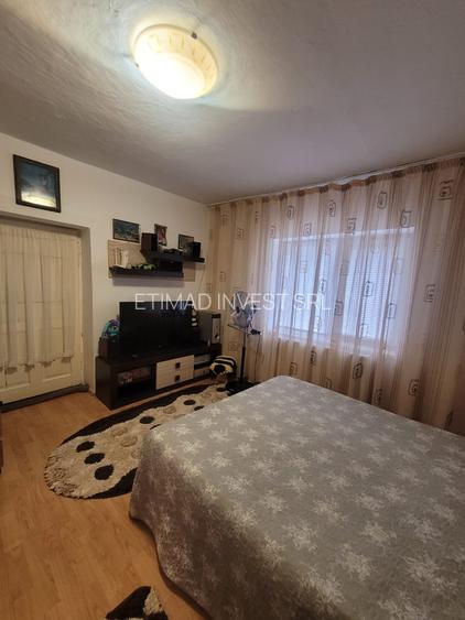 Valu lui Traian -casa 3 camere cu teren 300 mp -gaze la poarta -79900 Euro neg - 18