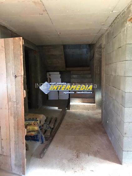 De vanzare Casa P+E+M cu 800 mp. teren,  semifinisata, in Paclisa, cu utilitati - 9