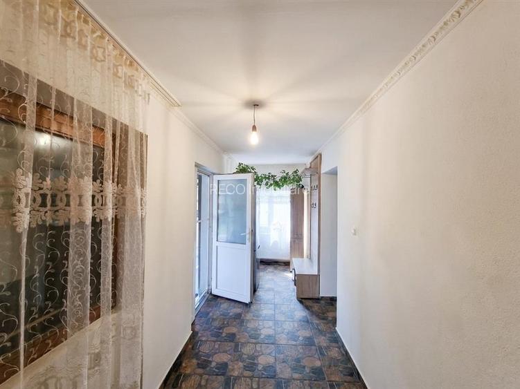 RECO Casa-vila 3 camere, zona Salard, renovata recent, 361 mp teren - 9