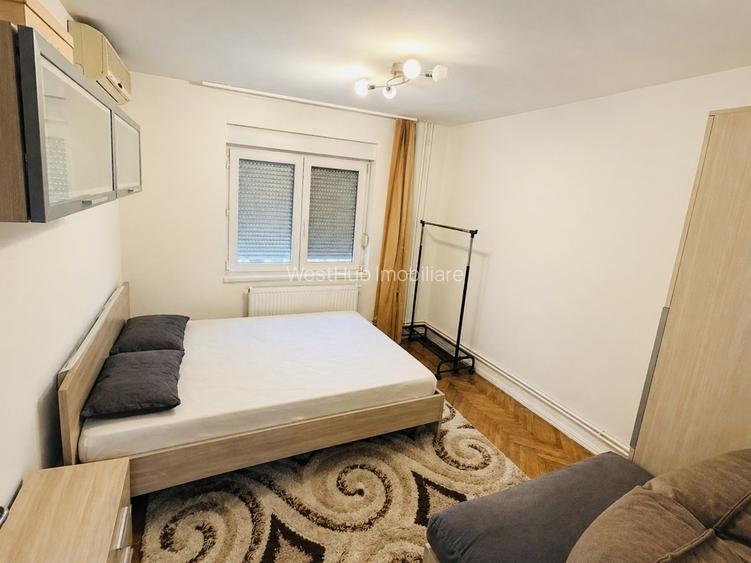 Apartament 3 camere, decomandat, etaj 2 - zona Olimpia Stadion - 2