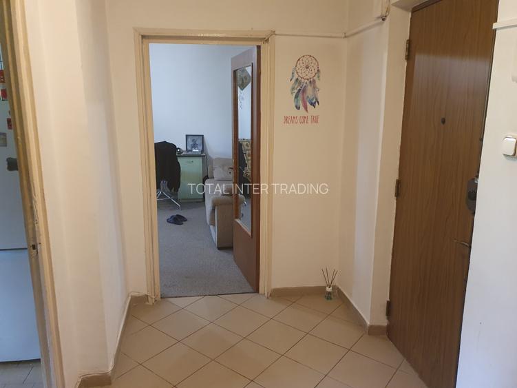 Vanzare 2 camere-2/8-decomandat-!3 Septembrie-Novaci-bl 89-reabilitat-114000 E - 8