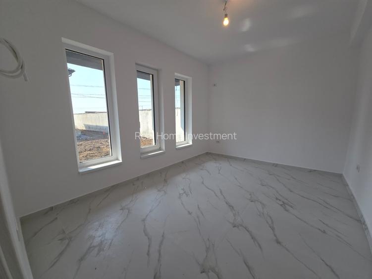 Vila langa lac 5 camere,teren 430 mp,100 m de blv. - 3