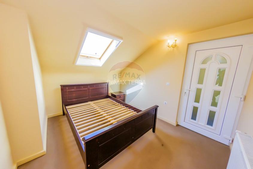 Vilă cu 5 camere de închiriat - 15