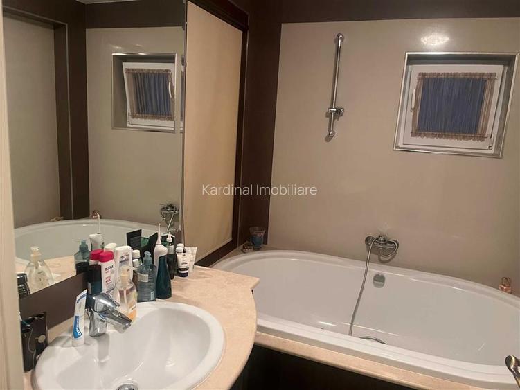 Apartament 3 camere structura mare, etajul 1,  Scriitorilor - 8