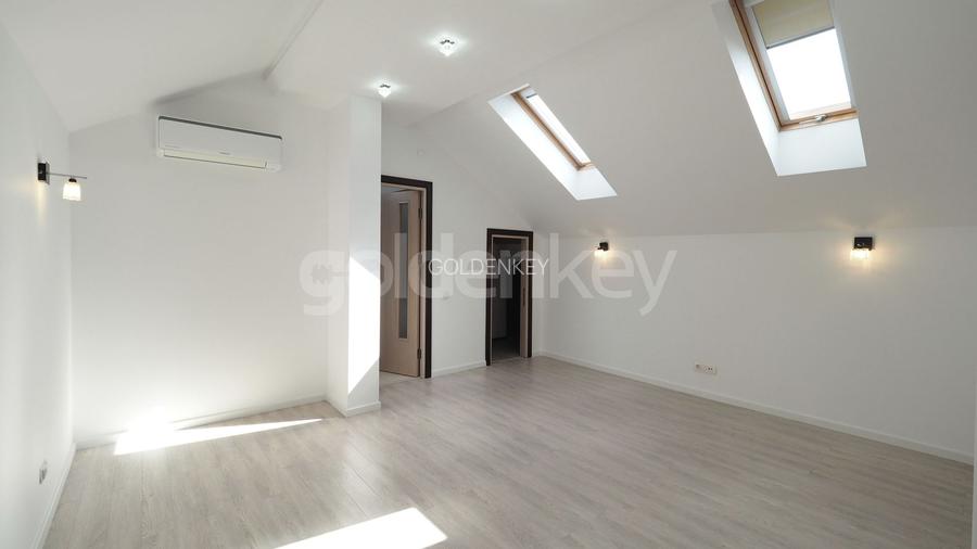 Vila insorita situata in complex langa Scolile Internationale - 26