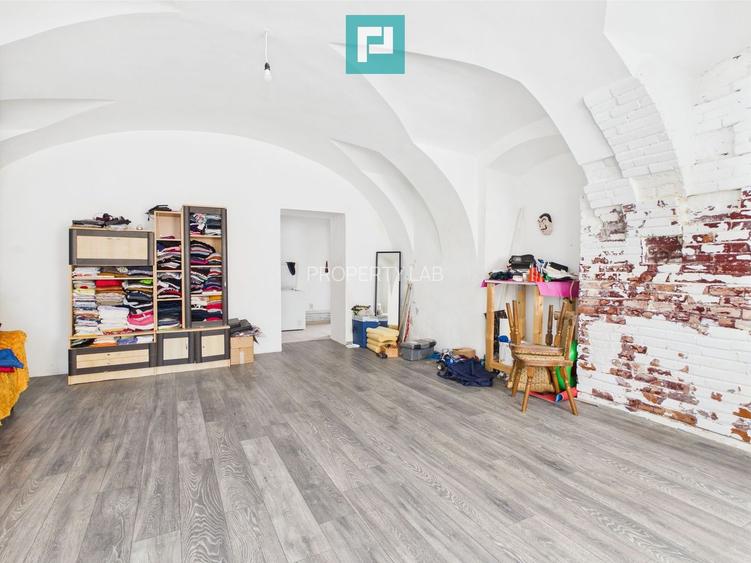 Casă cu 6 camere în zona Central - 14