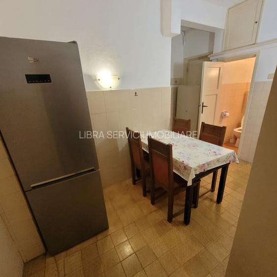 Universitate, Intercontinental, Blocul Roșu - 13