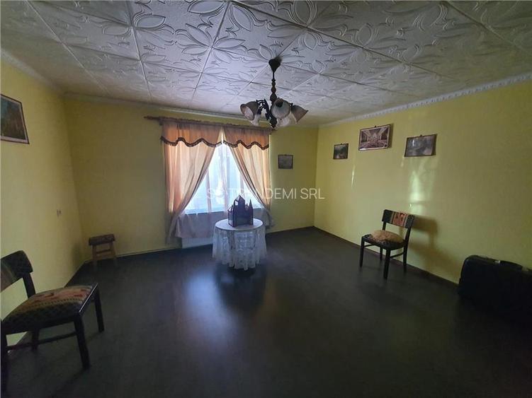 Casa singur in curte cu  700mp teren in orasul Avrig, 25km distanta de Sibiu - 12
