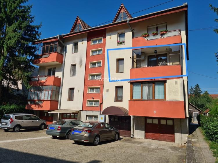 Apartament cu garaj și boxă-Brad HD - 2
