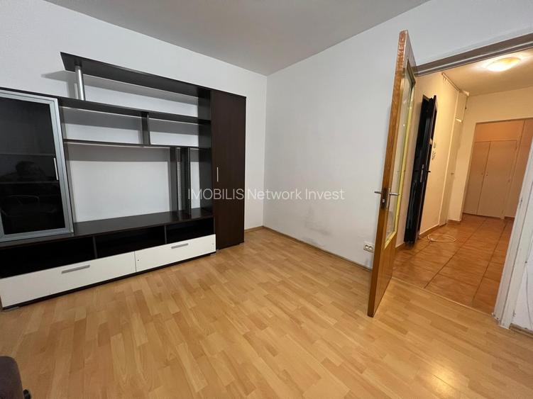 450€, Basarabia(Chisinau), decomandat, etaj 1 - 5