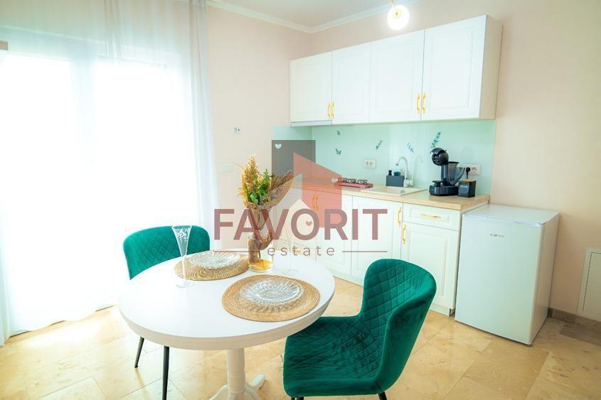 VAND 1/2 CLADIRE CU 6 APARTAMENTE